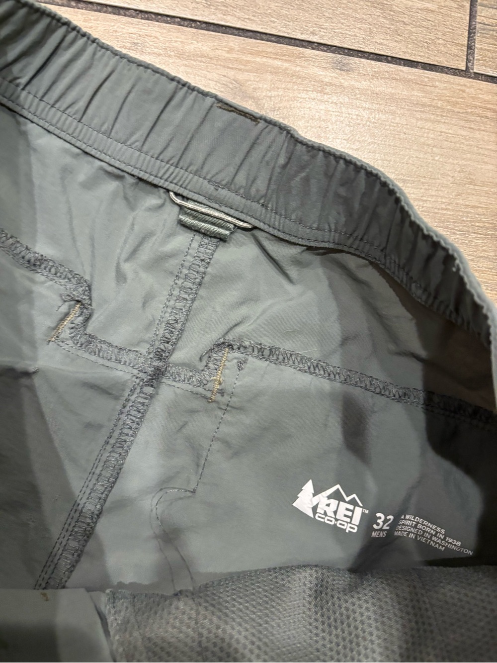 REI Co-op Mens Size 30 Grey Lightweight Nylon Cargo Hiking Shorts - Picture 5 of 9